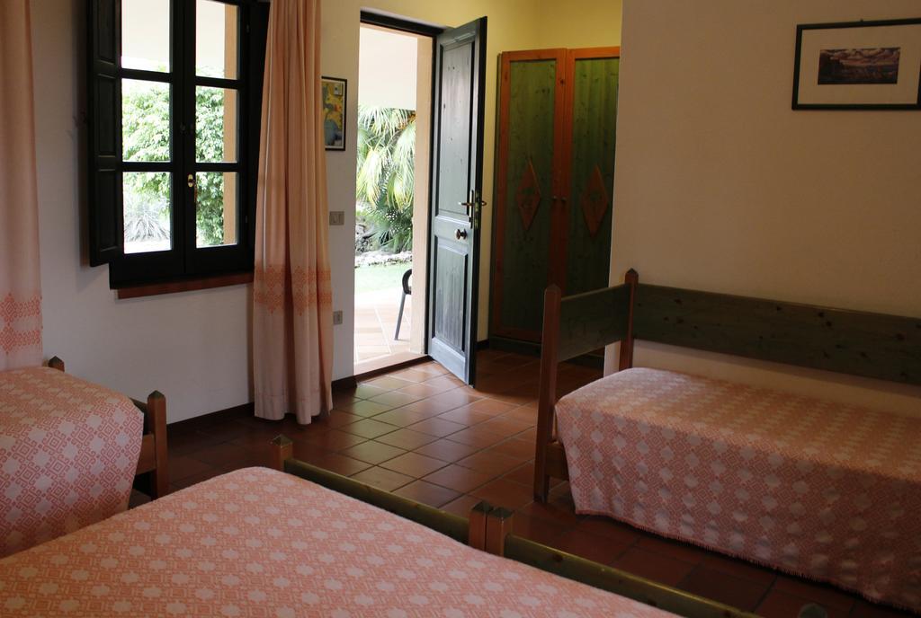 Hotel Ristorante Sa Pedrera Càbras Kültér fotó