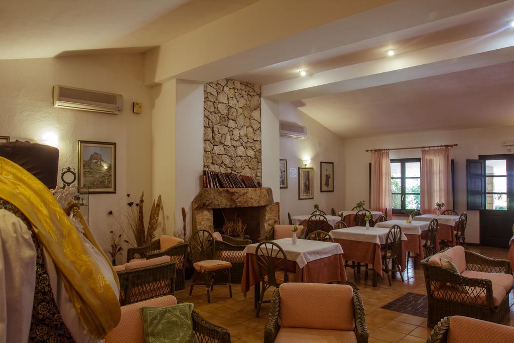 Hotel Ristorante Sa Pedrera Càbras Kültér fotó